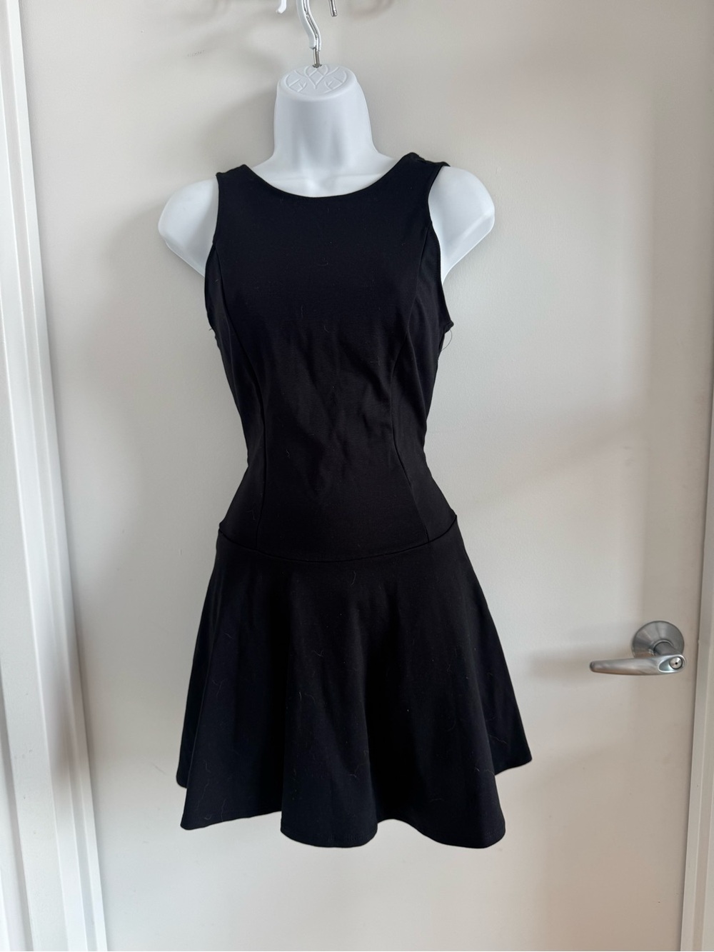 Women's Black Sleeveless Open Back Fit-and-Flare Dress - Picture 3 of 6
